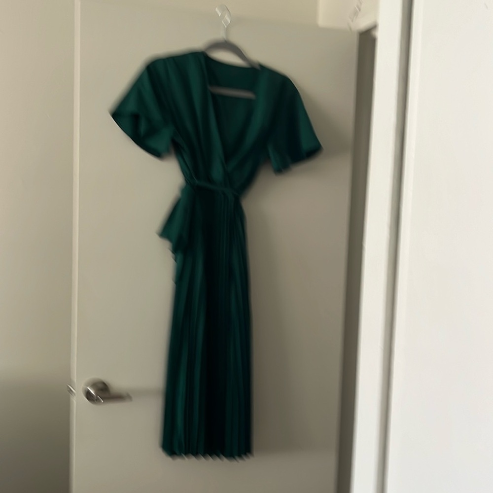 Medium green dress